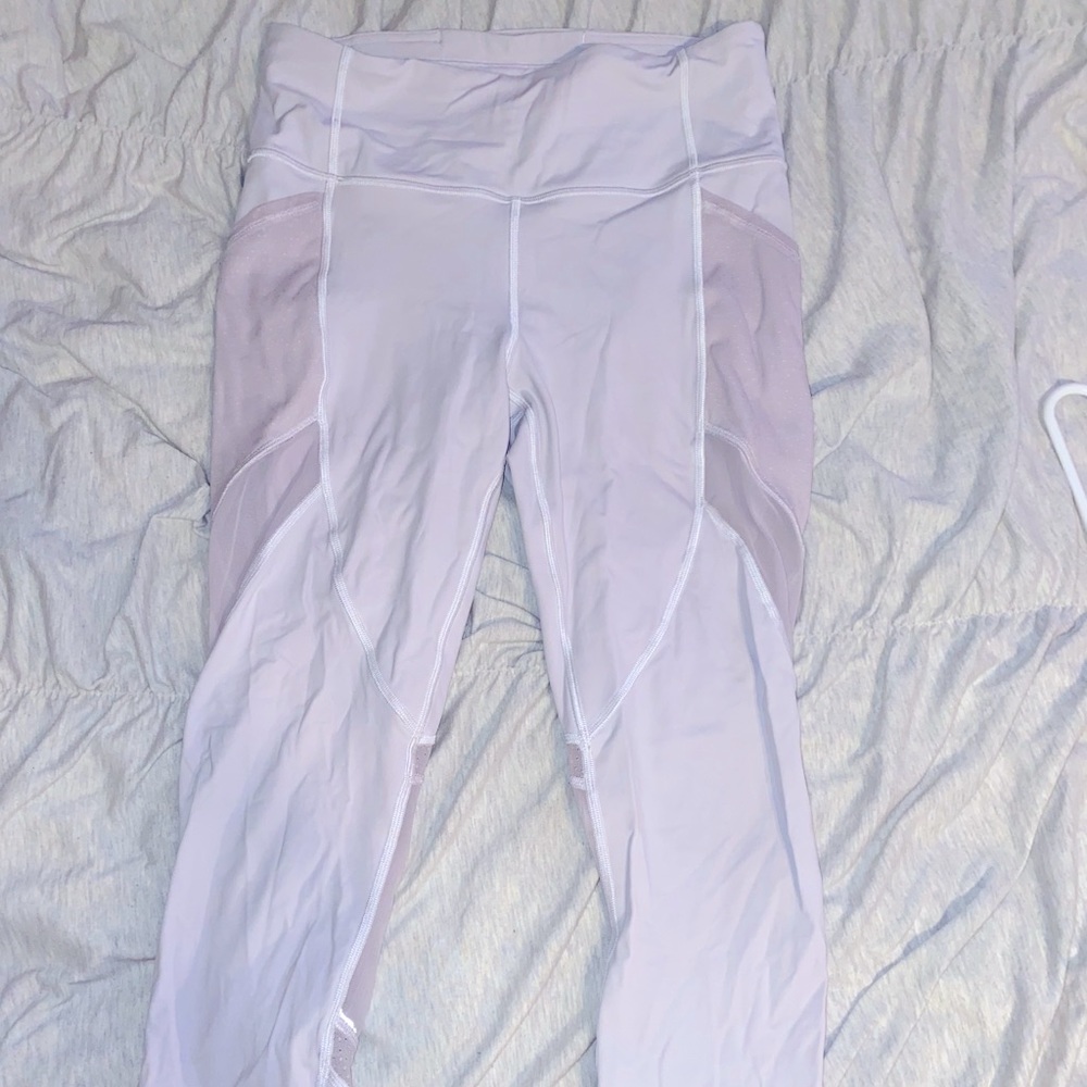 White Lululemon leggings